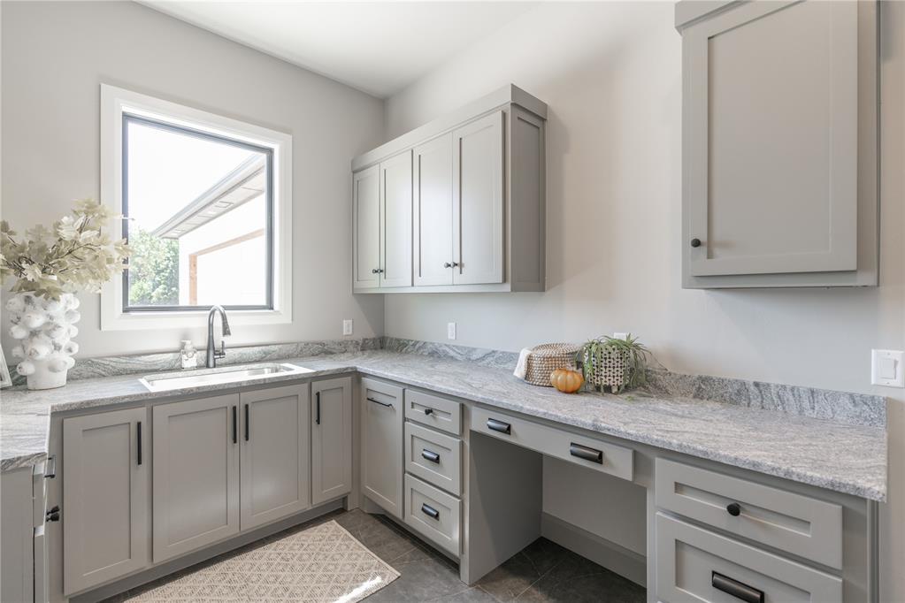 6017 Royal Abbey Court Property Photo 15