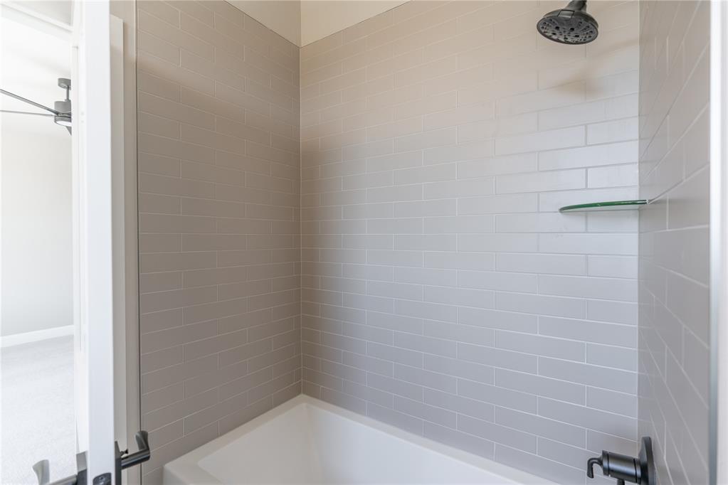 6017 Royal Abbey Court Property Photo 33