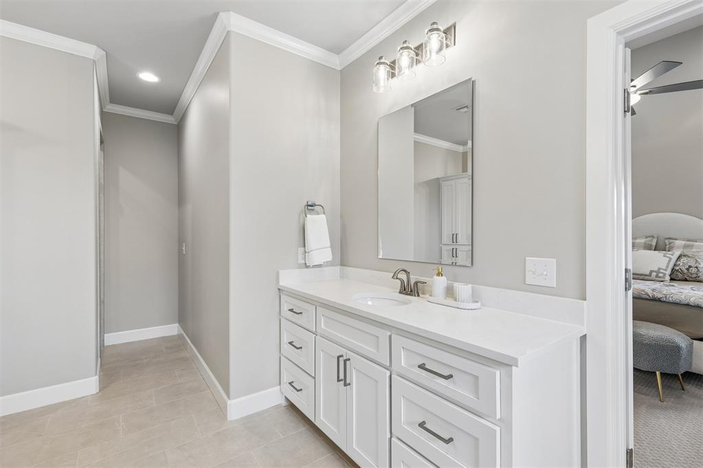 546 Paris Avenue Property Photo 24