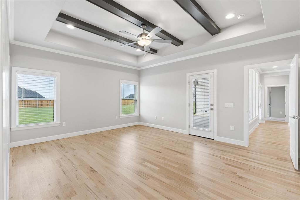 546 Paris Avenue Property Photo 31
