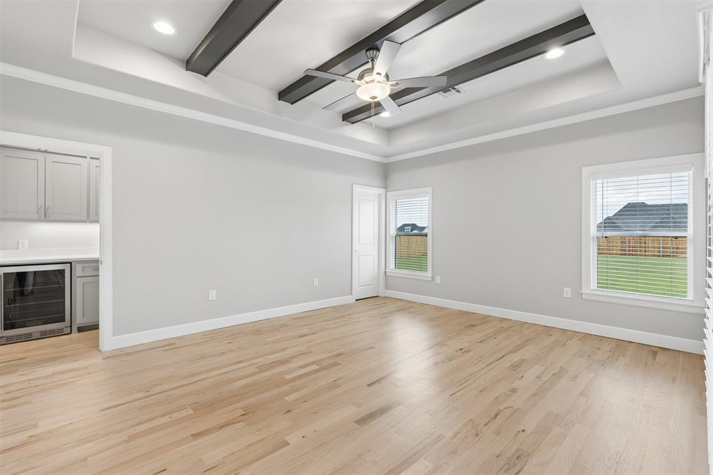546 Paris Avenue Property Photo 32