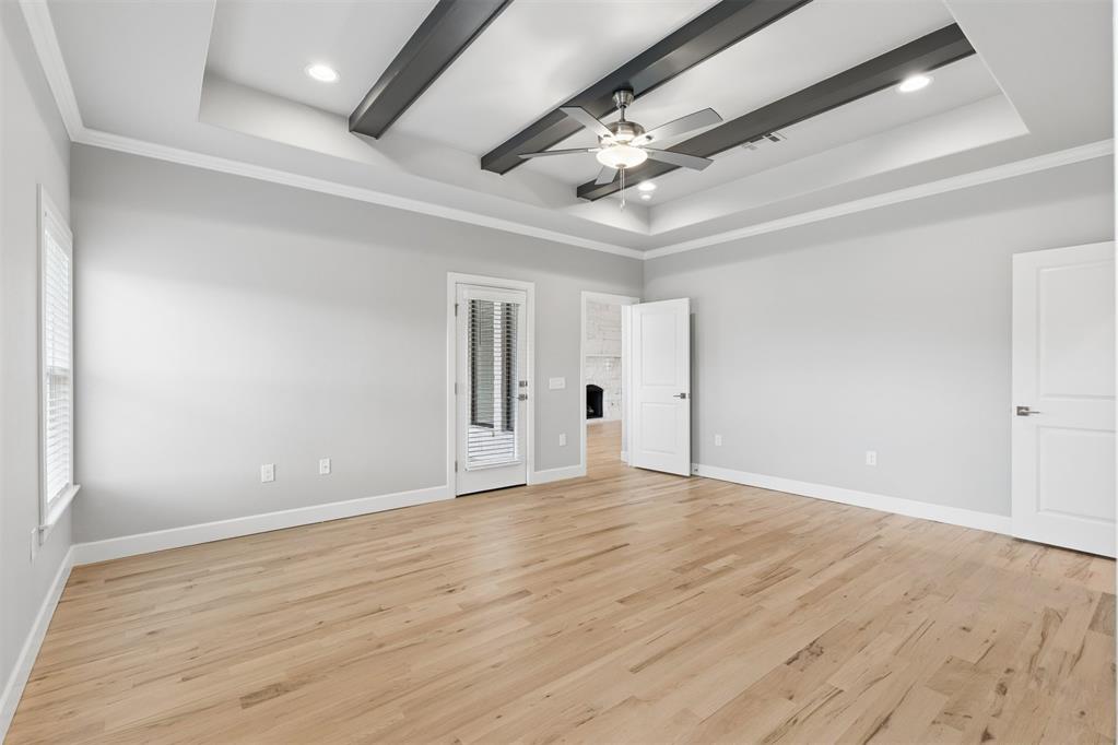 546 Paris Avenue Property Photo 33