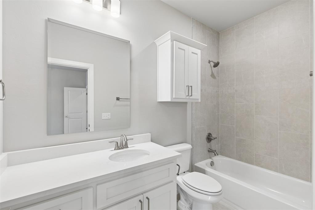 546 Paris Avenue Property Photo 37
