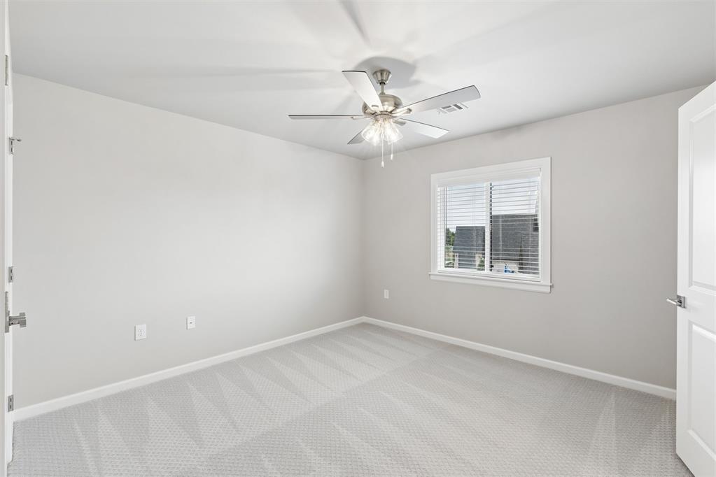 546 Paris Avenue Property Photo 41