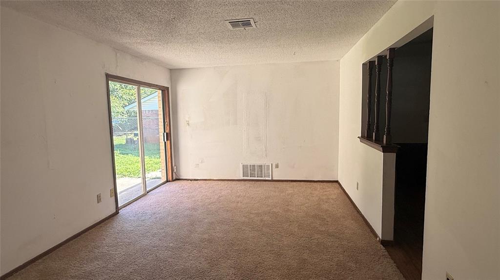 1618 Briarcliff Court Property Photo 3