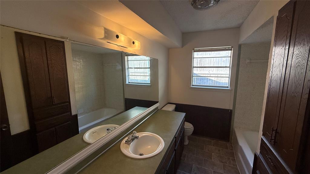 1618 Briarcliff Court Property Photo 9