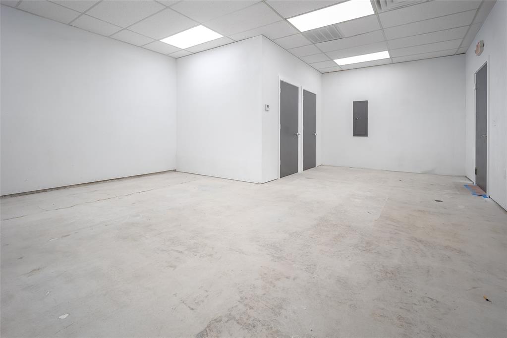 1030 N Flood Avenue 1030 Property Photo 8
