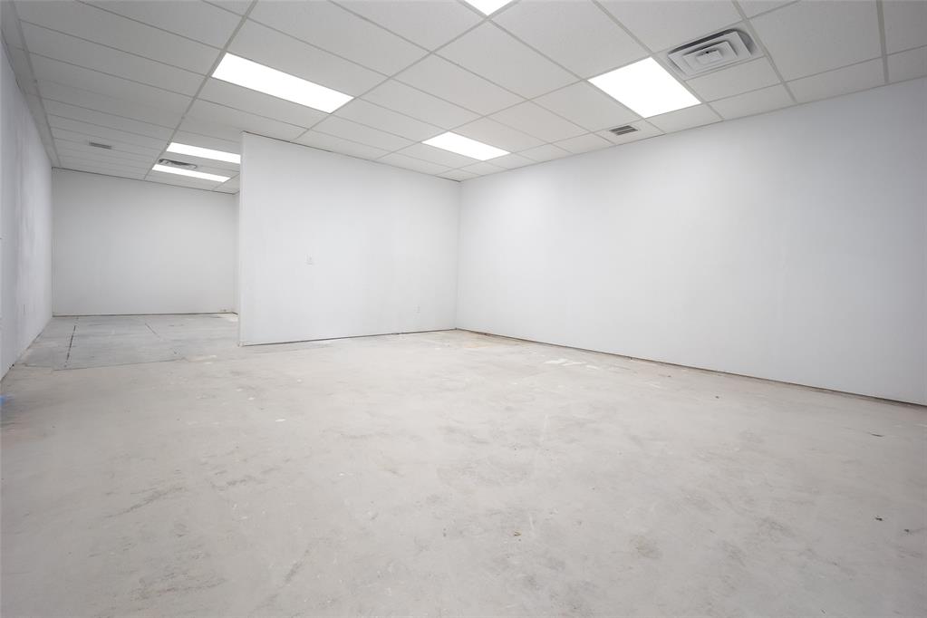 1030 N Flood Avenue 1030 Property Photo 9