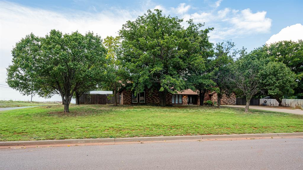 321 Grissom Drive Property Photo 1