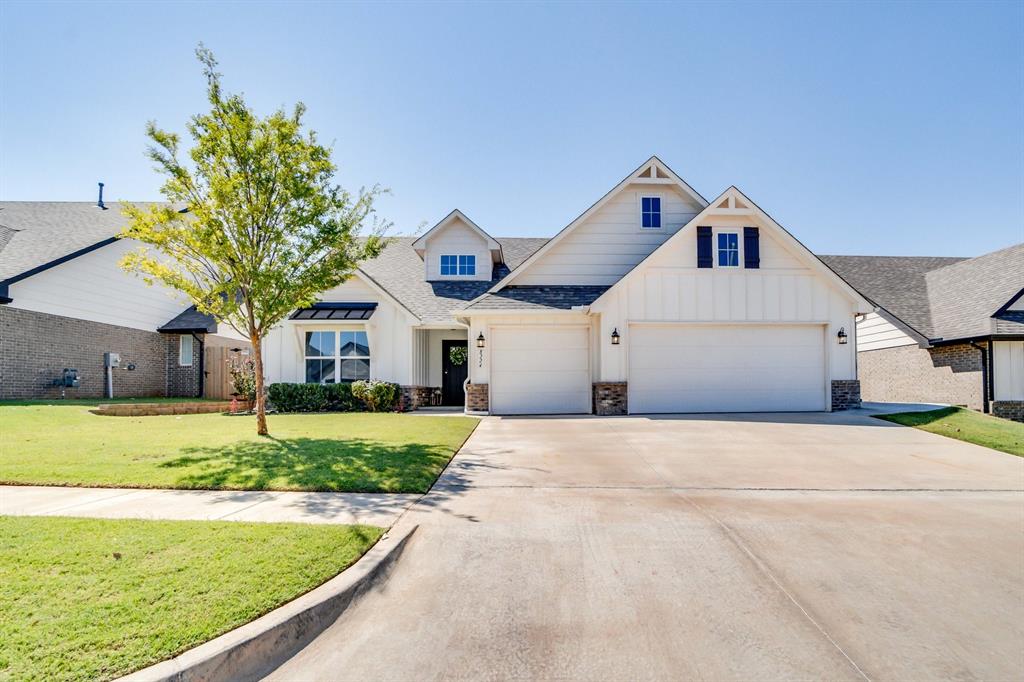 8224 NW 151st Street Property Photo 1