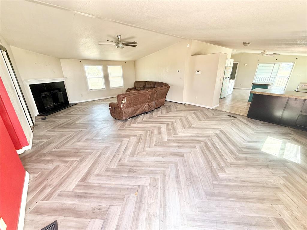 20613 E County Rd 156 Property Photo 5