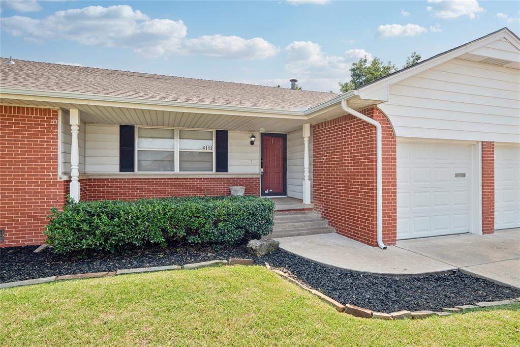 4112 Nw 60th Street Property Photo 3