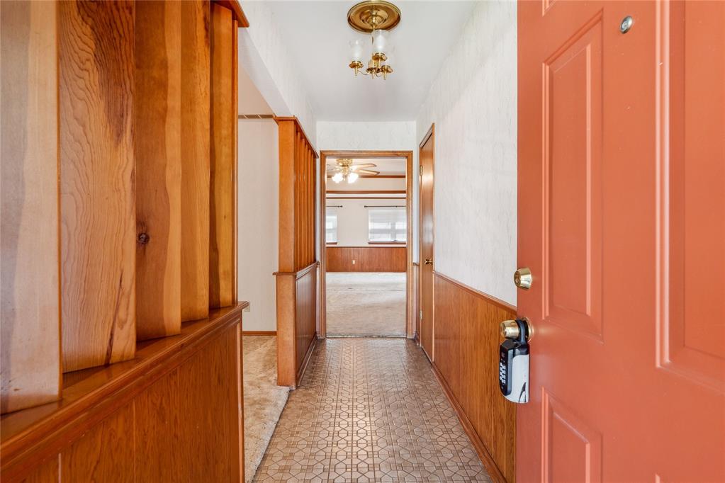 4112 Nw 60th Street Property Photo 4