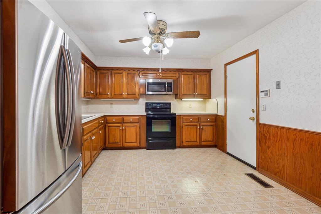 4112 Nw 60th Street Property Photo 8