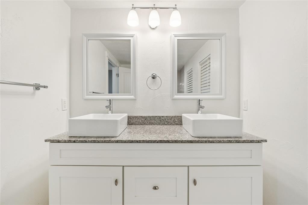 817 Ne 61 Street Property Photo 21