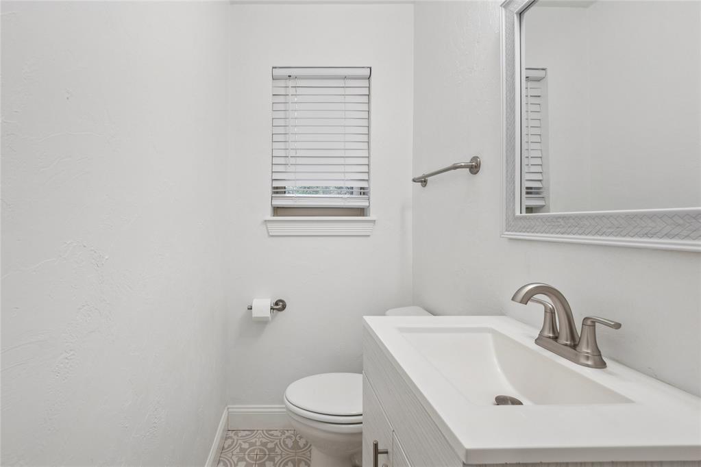 817 Ne 61 Street Property Photo 26