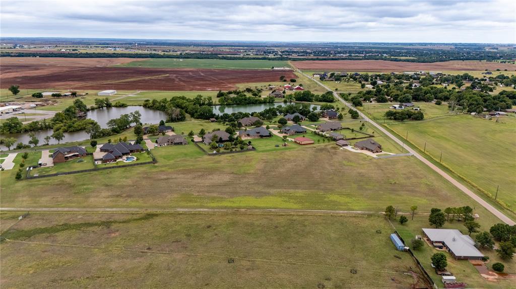 Ew 810 Road Property Photo 2