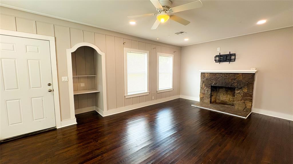 218 Sw B St Sw Street Property Photo 3