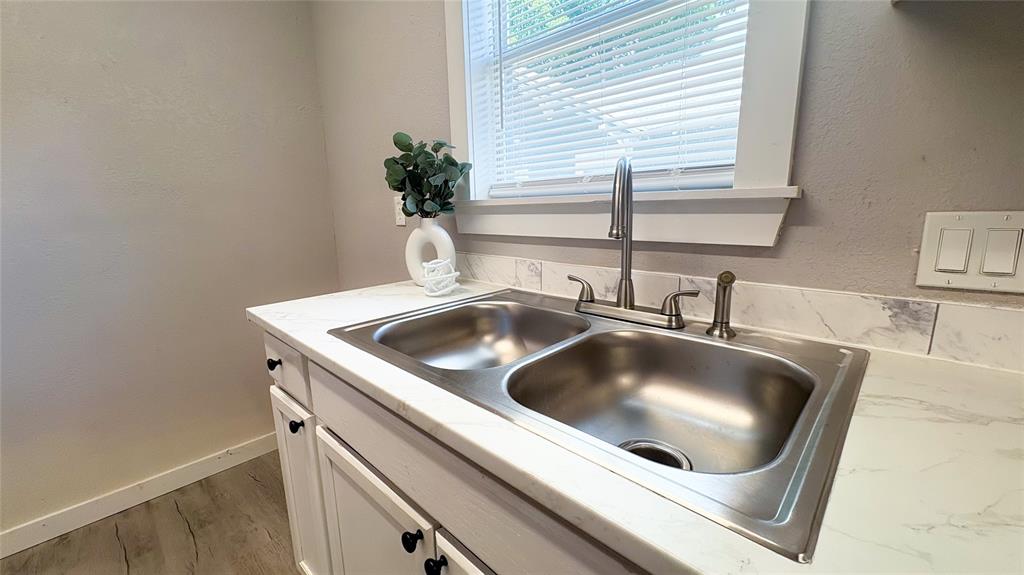 218 Sw B St Sw Street Property Photo 10