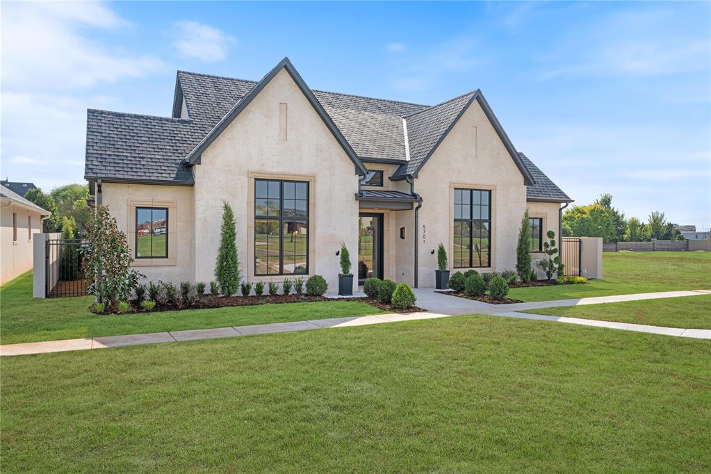 5701 Promenade Square Property Photo 1