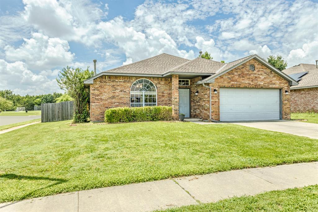 1848 N Parkridge Drive Property Photo 2