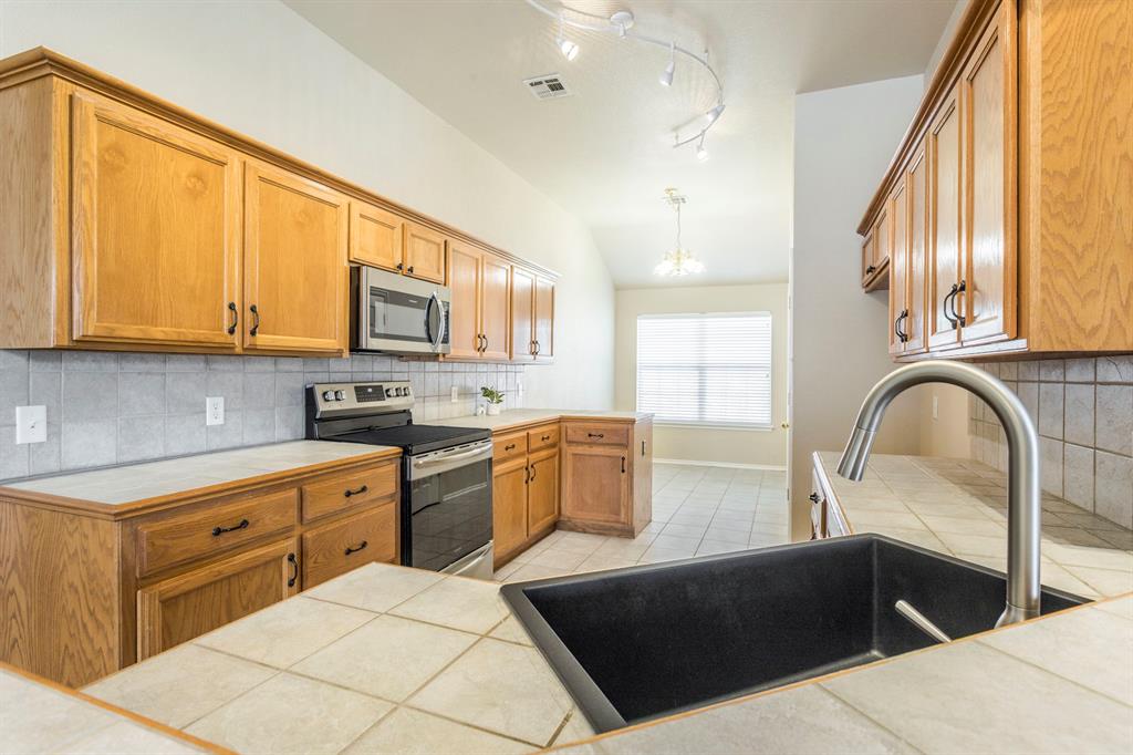 1848 N Parkridge Drive Property Photo 6