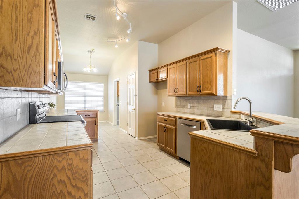 1848 N Parkridge Drive Property Photo 7