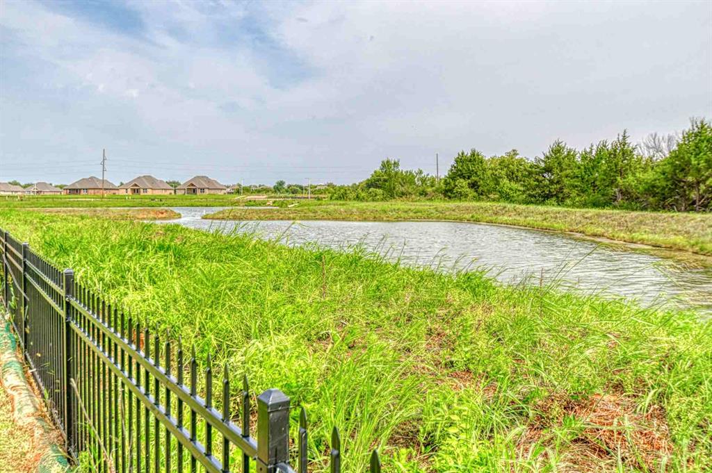 2728 Dunham Drive Property Photo 2