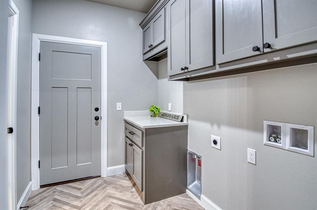 2728 Dunham Drive Property Photo 40