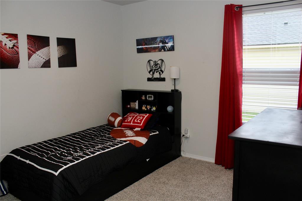 1201 N Stallion Drive Property Photo 5