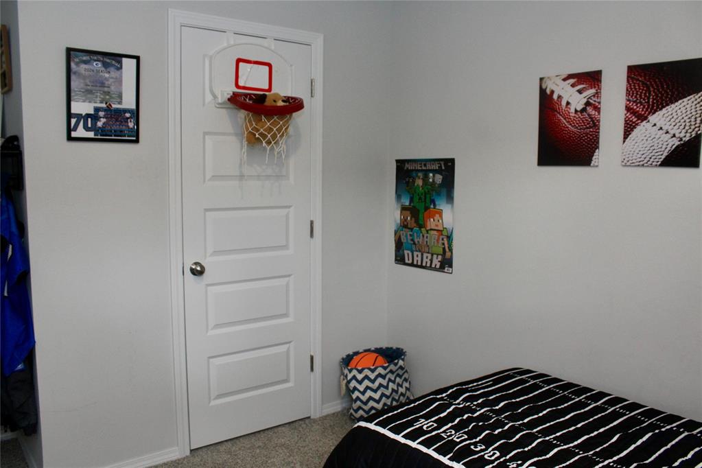 1201 N Stallion Drive Property Photo 7