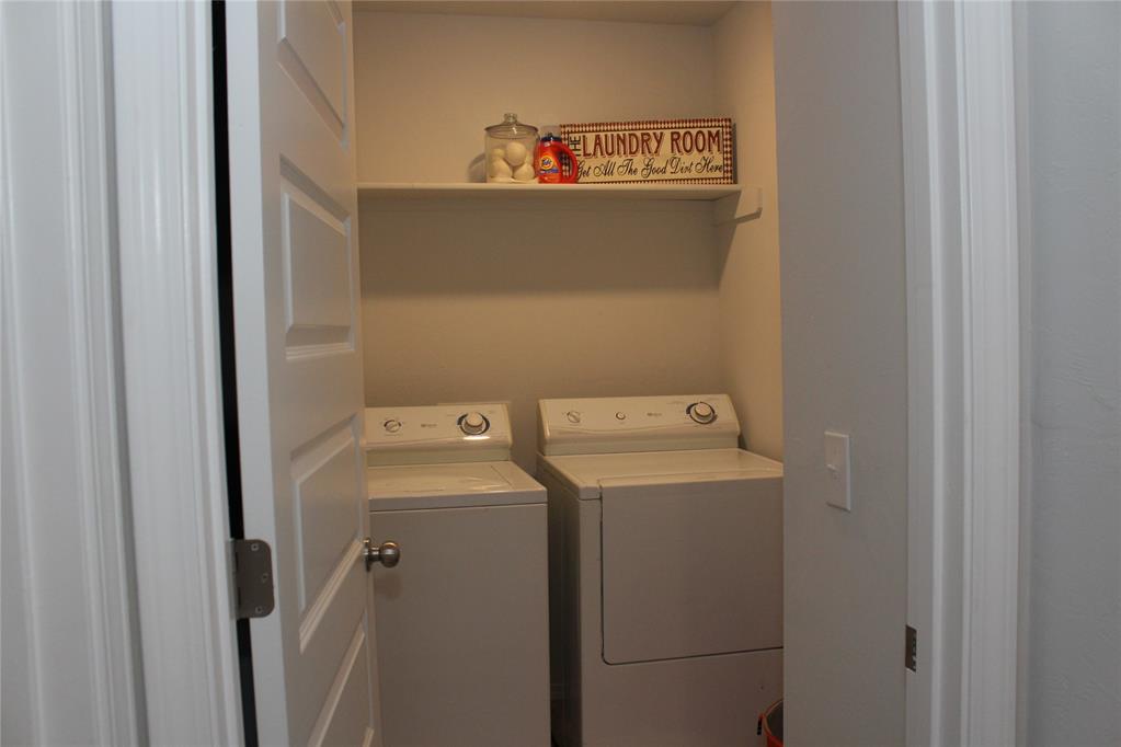 1201 N Stallion Drive Property Photo 9