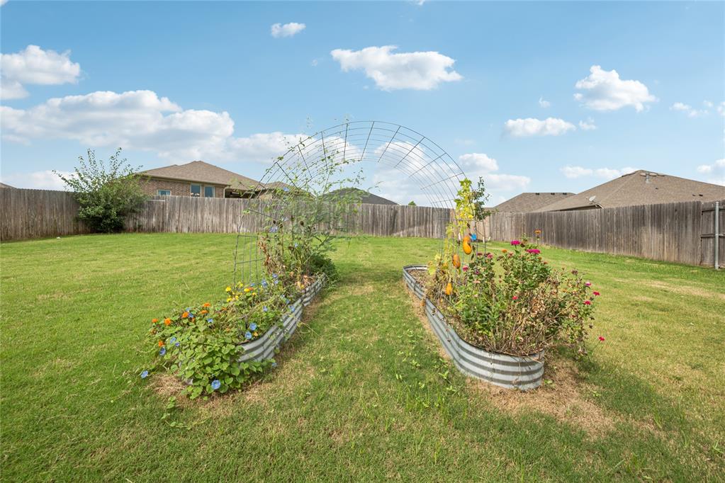 609 Firefork Avenue Property Photo 36