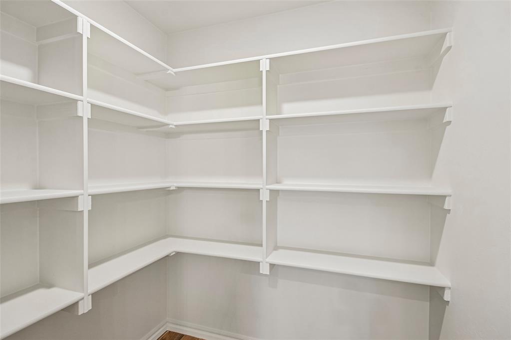 3902 Lleyton Drive Property Photo 7