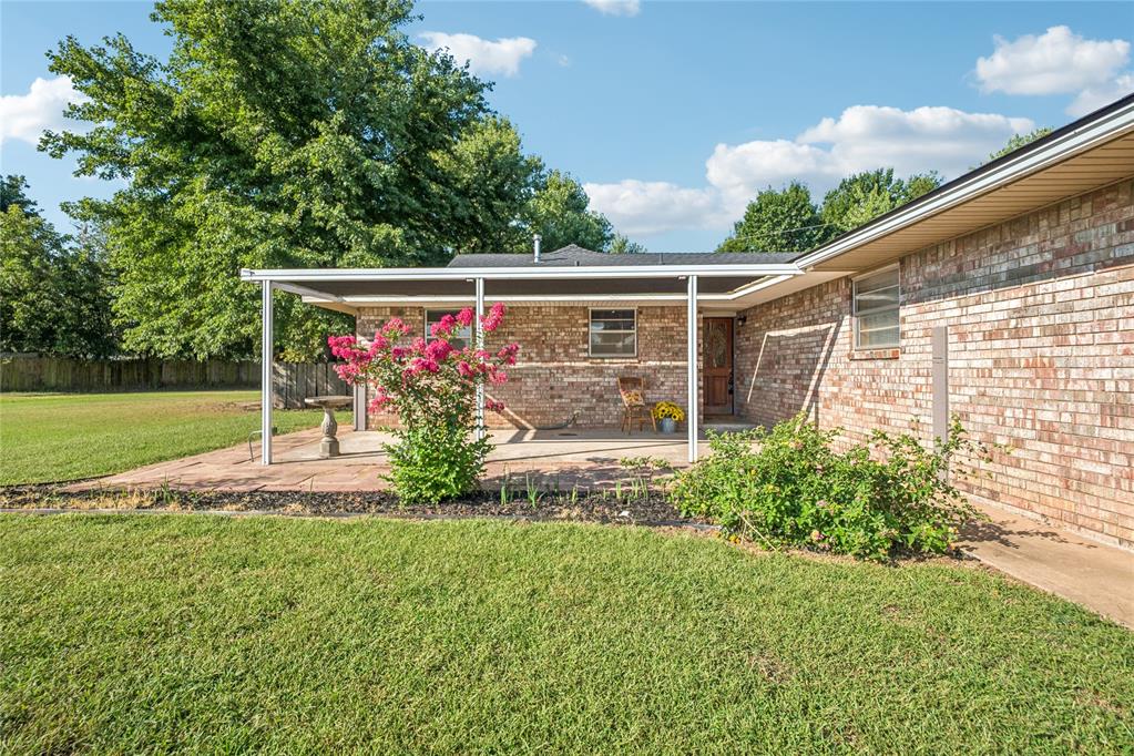 719 Nw Belle Drive Property Photo 4