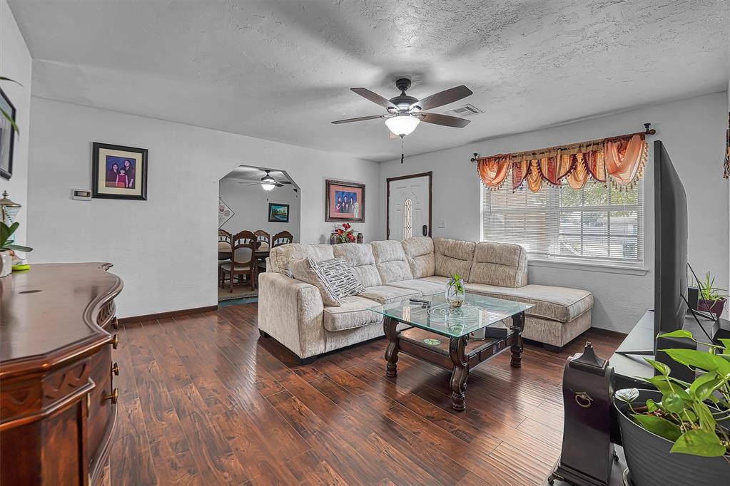 101 Maple Street Property Photo 1