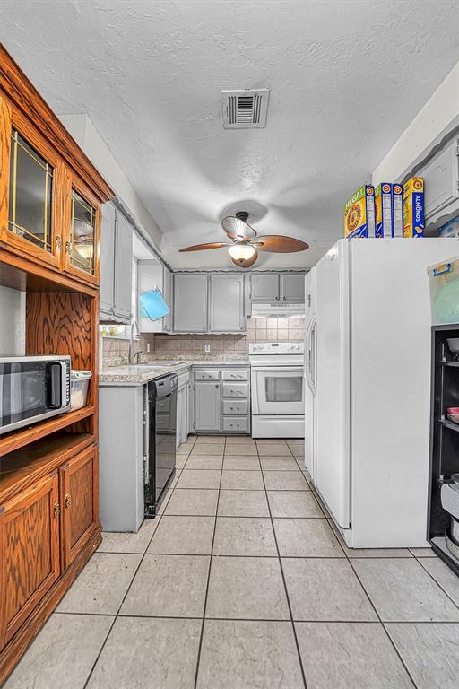 101 Maple Street Property Photo 7