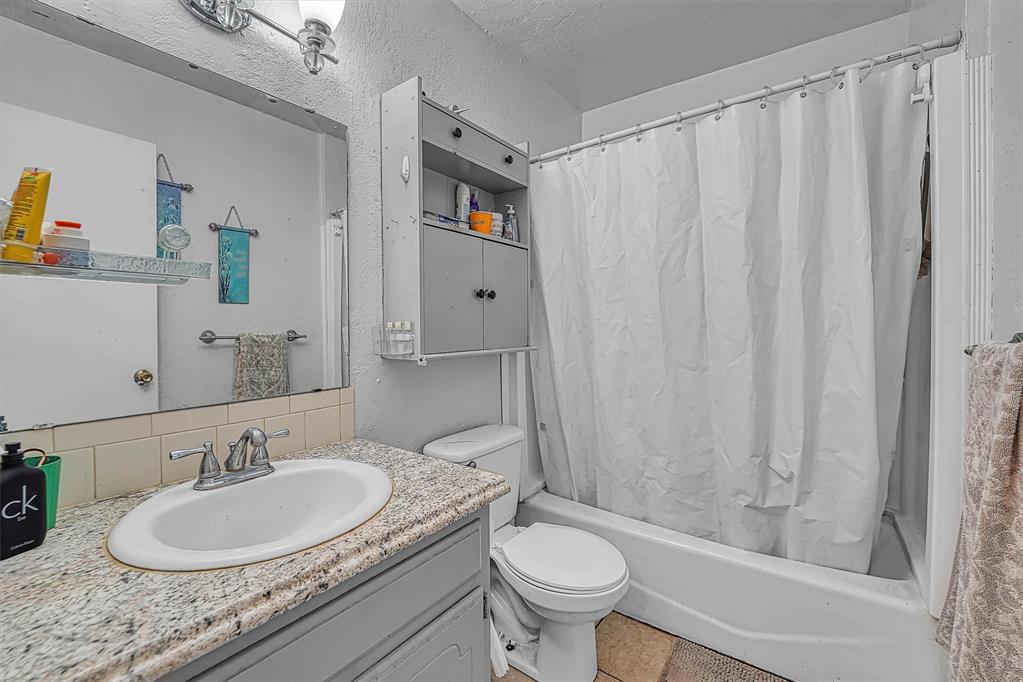 101 Maple Street Property Photo 10