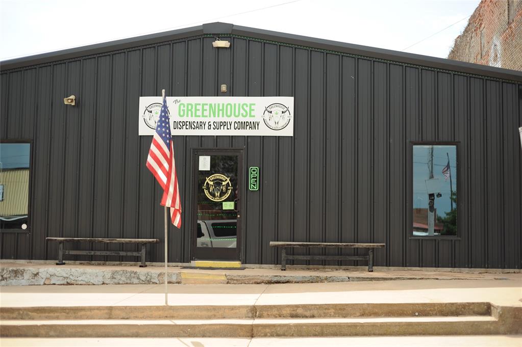 108 E Evans Avenue Property Photo 1