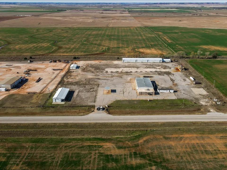 11823 N 8 Highway Property Photo 1