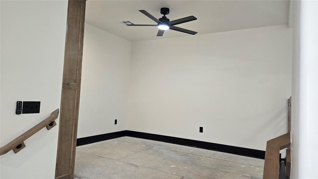 321 Greens Parkway Property Photo 6