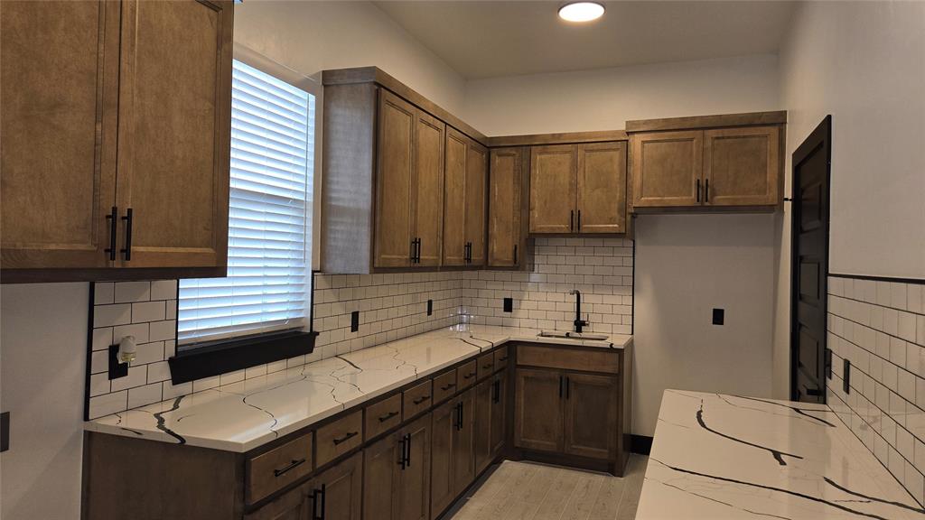 321 Greens Parkway Property Photo 16