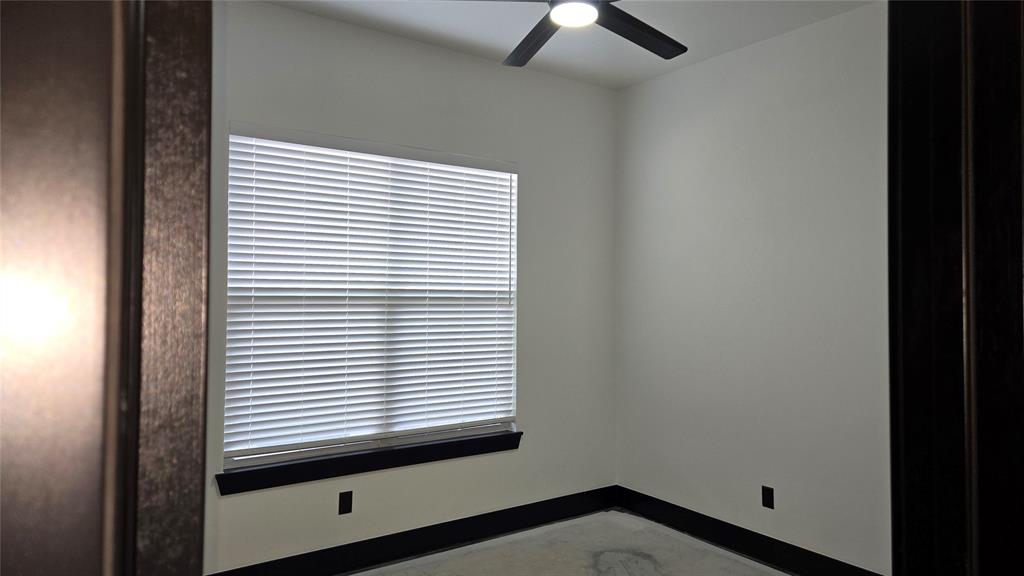 321 Greens Parkway Property Photo 29