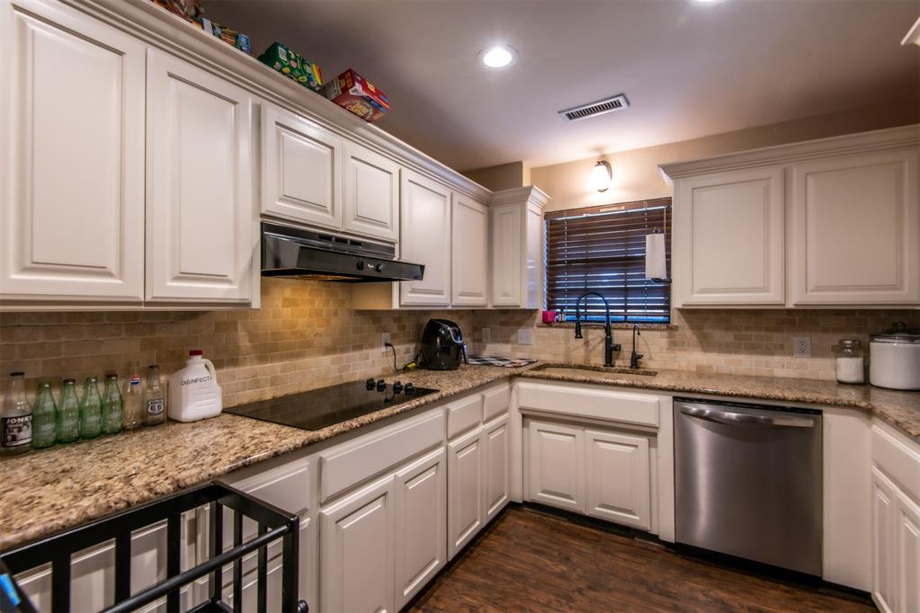 1192088 Property Photo 12