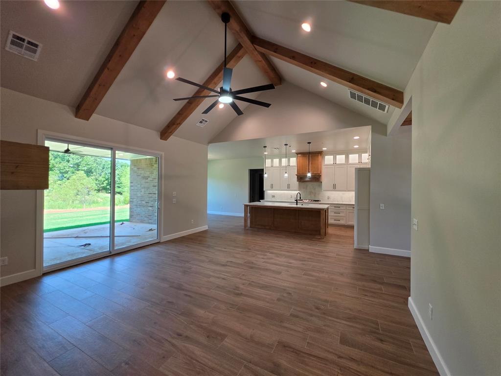 913 Reedser Way Property Photo 6
