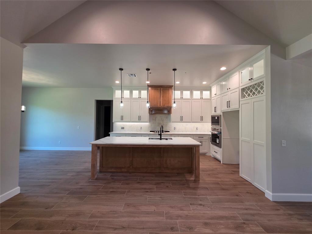 913 Reedser Way Property Photo 7