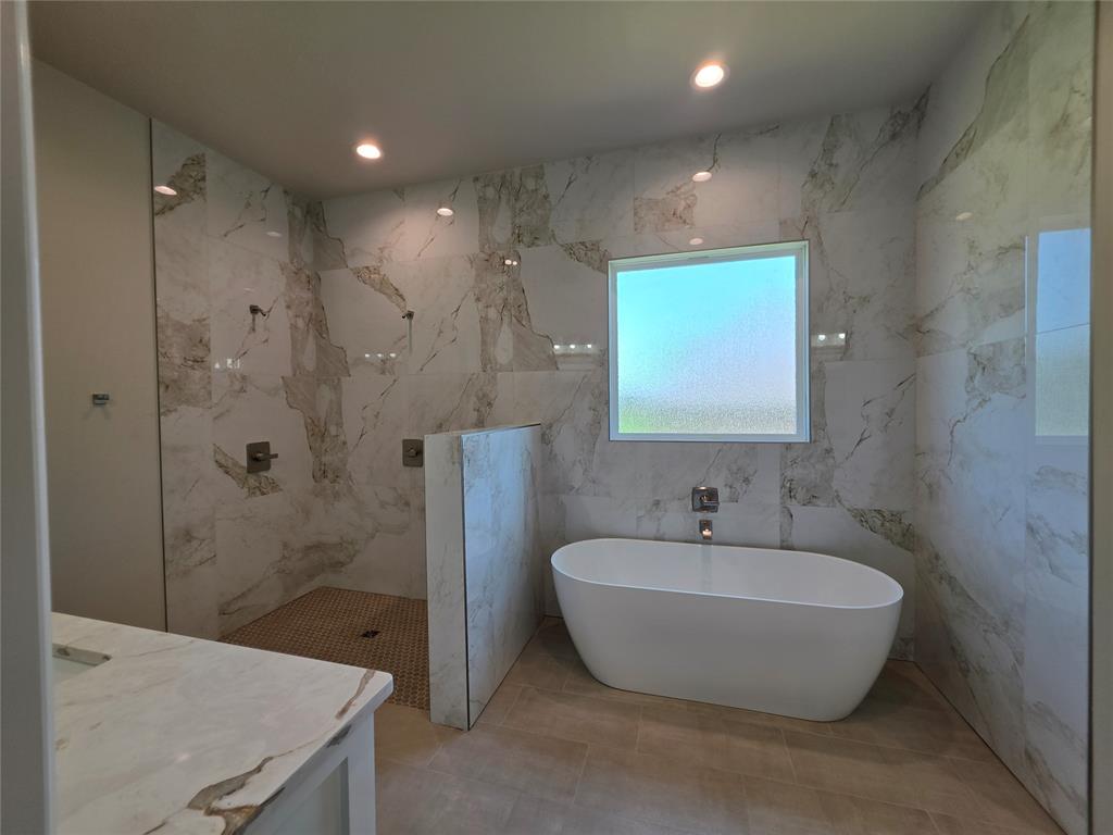 913 Reedser Way Property Photo 12