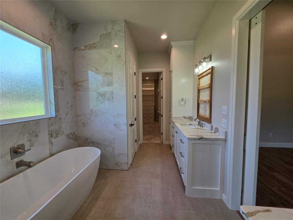 913 Reedser Way Property Photo 15