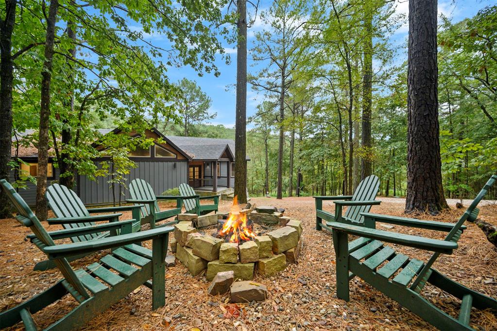 79 Silent Stream Trail Property Photo 5