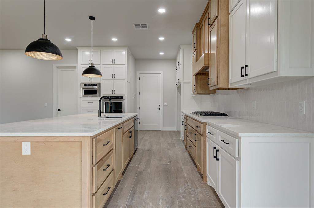 15428 Hatterly Lane Property Photo 12